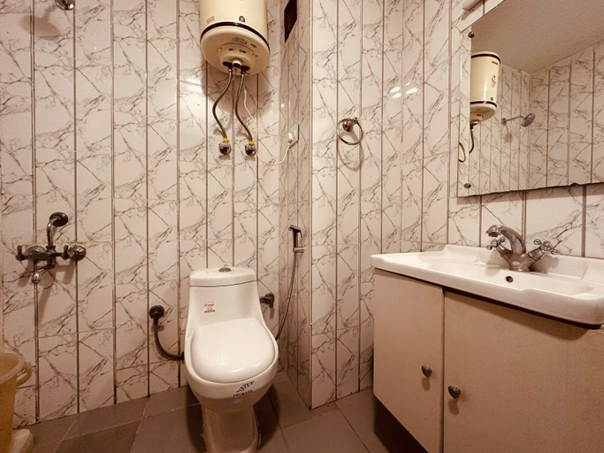 Bathroom, The Kanchanikoot, Kullu