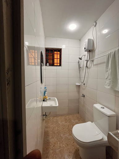 Bathroom 2, ESPADA LODGE Studio 3.3, Dangbe East