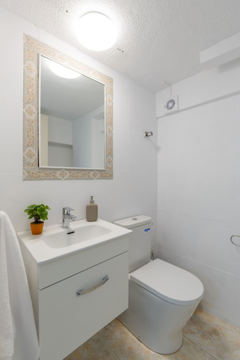 Room 4, Coral Seashell Ground Floor by Fidalsa, Alicante