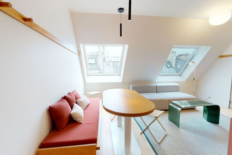 Room 4, Charming 2-bed Flat w Shared Spaces, Paris