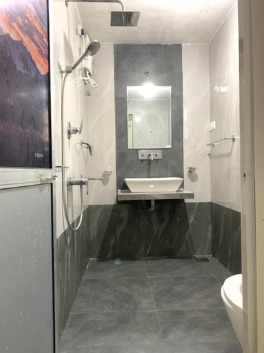 Bathroom 3, Mango Villa, Matara Four Gravets