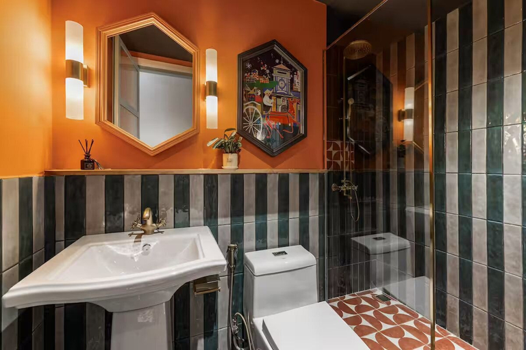 Bathroom 3, City Apartment Walk to Bui Vien, District 1