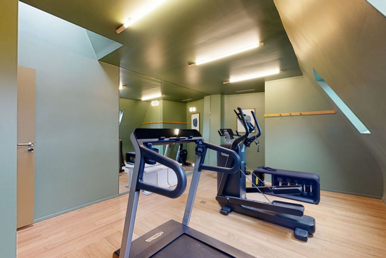Others 2, Delightful 1-bed Studio w Shared Co-working Space, Paris
