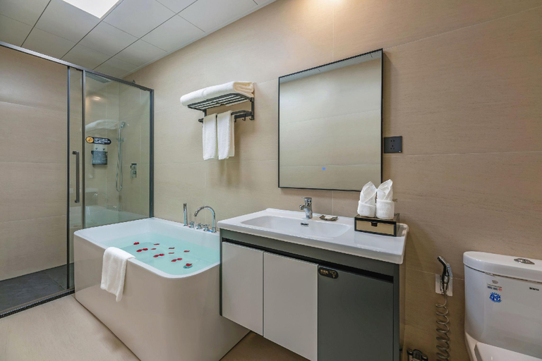Bathroom 4, Xiamen Discovery Hotel, Xiamen