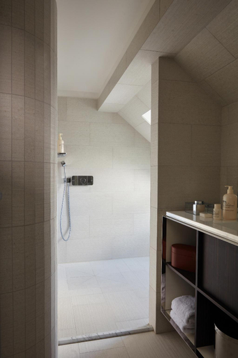 Bathroom 4, La Villa Saint-Germain-des-Prés, Paris