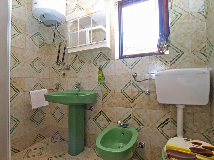 Bathroom, Apartment 1453, Medulin