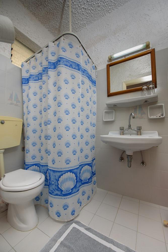Bathroom 4, Fevro, Crete