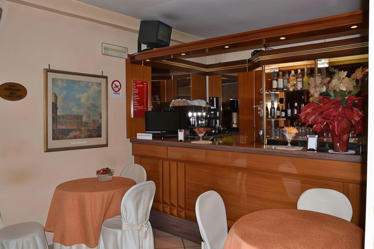 Food & Drinks 5, Hotel Julia, Roma
