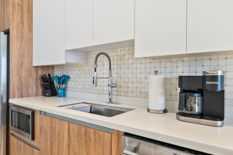 Private kitchen 2, Wariruri Condos by SunStays