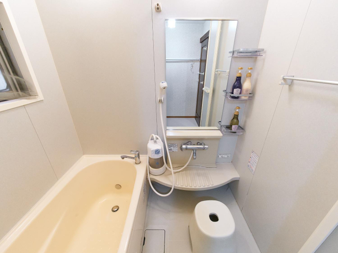 Bathroom 3, House TOKYO ASAKUSA, Taitō
