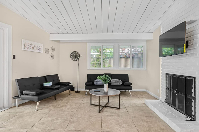 Room 3, Entire 3br House With Playground, Santa Clara