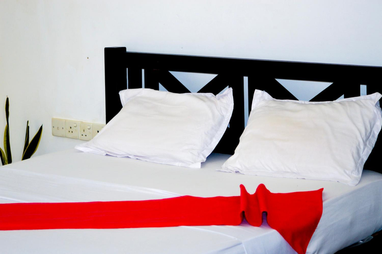 Bedroom 2, Water Nest Hotel, Beruwala