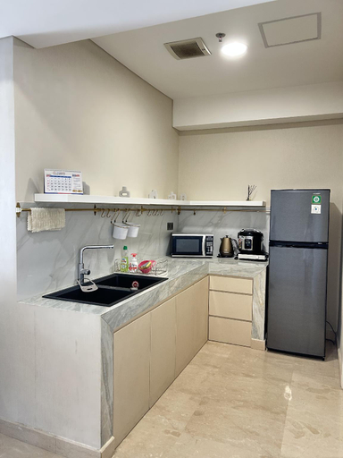 Others 5, Podomoro Delipark Apartemen CozyCrowd Empire 4BR 3 king + 1 single bed, Medan