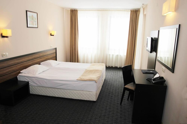Bedroom 2, Hotel Mursalitsa by HMG - Half board, Smolyan