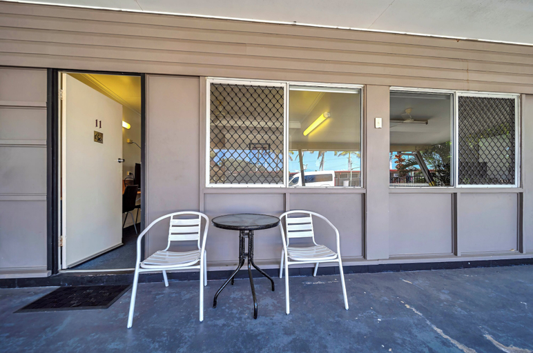 Others 4, Pearly Shell Motel, Bowen