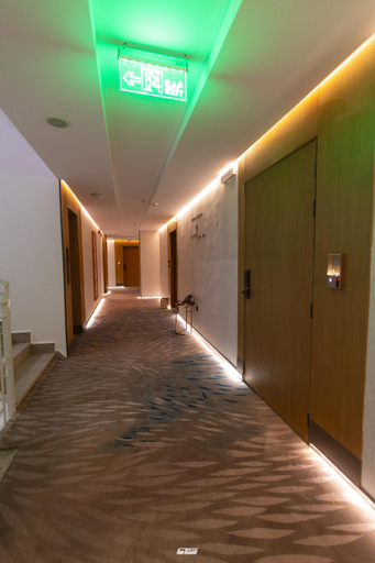 5, Golden New Smart Hotel