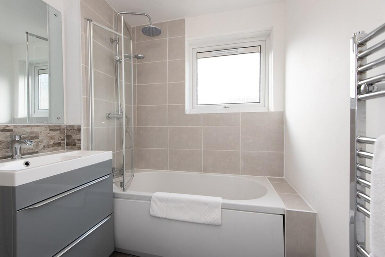 Bathroom 4, Hallington, Durham