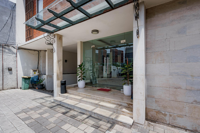 Exterior view 5, Sans Vibes Jasmine Suite TB Simatupang, Jakarta Selatan