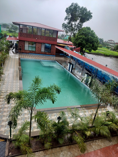 Outdoor pool 3, Sandalwoods Resorts, Raigarh