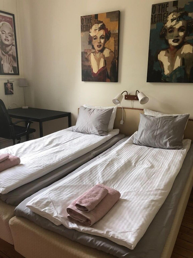 Bedroom 2, HagbackensGard Bed&Breakfast, Örebro