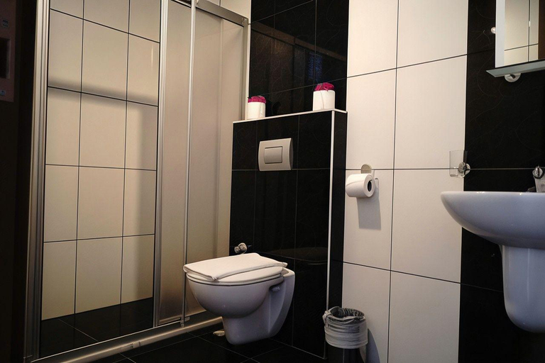 Bathroom 4, Aslan Corner Hotel, Alanya