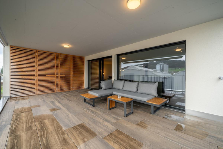 1, Swiss Living High-Tech Kitchen, 1G WiFi, Balcony, Kulm