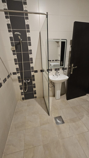Bathroom 5, Al Khuzama Suite Serviced Apartments, Riyadh