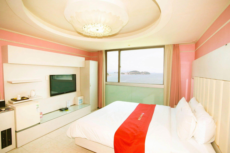 Bedroom 4, Yeosu Haevichi Hotel, Yeosu