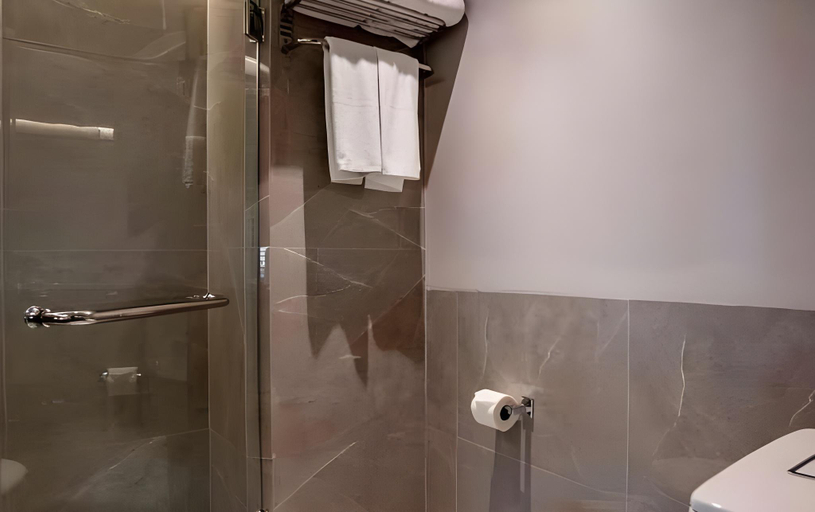 Bathroom 4, The Grand Riverside Hotel Phitsanulok, Muang Phitsanulok