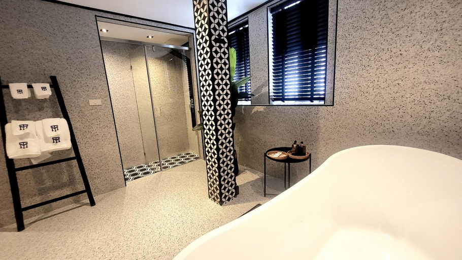 Bathroom 4, Soho Heritage House Chinatown Bangkok, Samphantawong