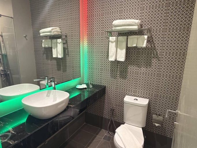 Bathroom, Seri Warisan Hotel, Larut and Matang