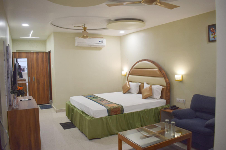Bedroom 2, Hotel Vaidya Regency & manuhar restaurant, Balaghat
