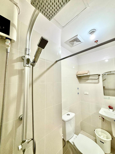 Bathroom 4, Cozy 1BR Condo at Grass Residences near SM North, Quezon City
