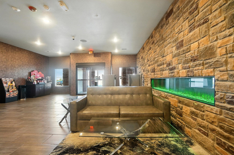 Public Area 2, Cobblestone Hotel & Suites-Bellefontaine, Logan
