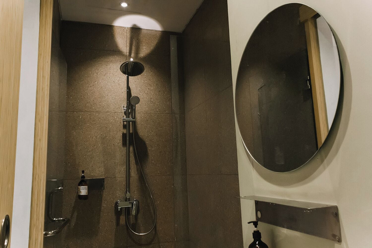Bathroom 3, Hotel Sanctuary Slipi, Jakarta Barat