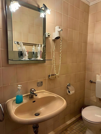 Bathroom 5, City Hotel am Kurfürstendamm, Berlin