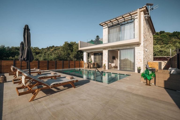 5, J&K Villa with private pool, Ionian Islands