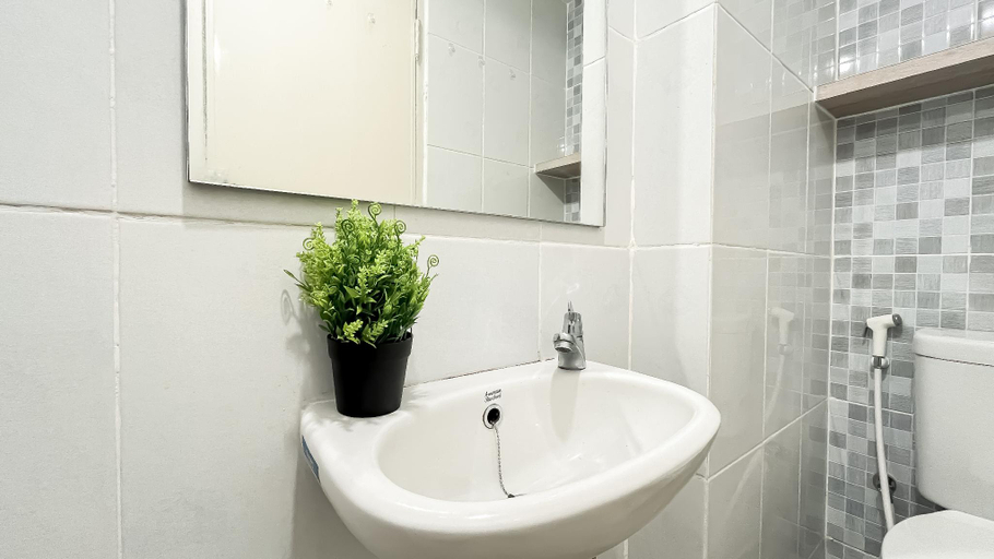 Bathroom 3, Good Homey Studio Tokyo Riverside PIK2 By Travelio, Tangerang