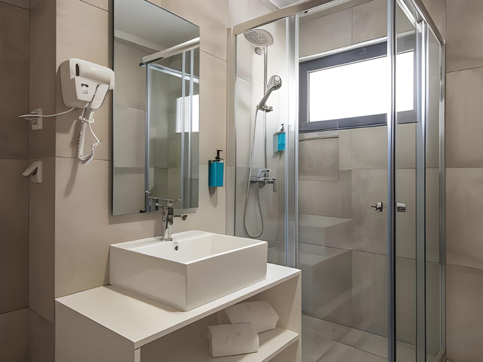 Bathroom, LSA Campos by Numa, Lisbon