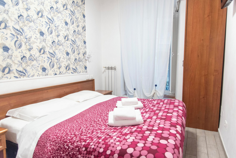 Bedroom 4, Parri Silton, Rome