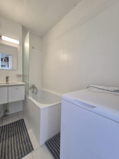 Bathroom 2, Residence Odalys Les Hauts de Balaruc, Hérault