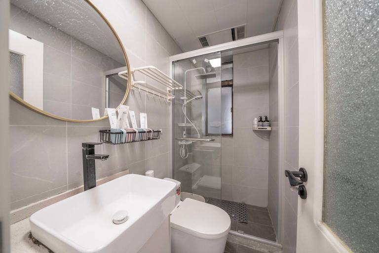 Bathroom 4, Book and Bed-Lujiabang, Shanghai