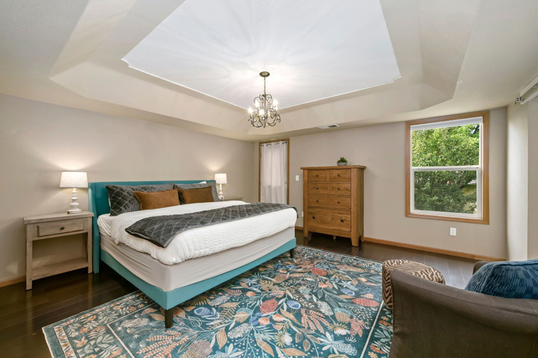 Room 3, Shady Grove 4 King Beds, Dog Run & Outdoor Fun, Larimer
