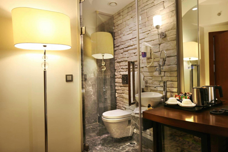 Bathroom 5, Pera Center Hotel, Beyoğlu