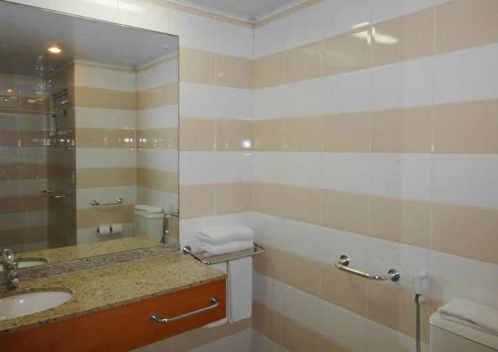 Bathroom 5, Rede Andrade CWB, Curitiba