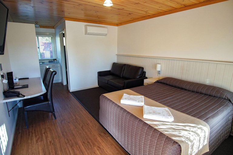 Bedroom 2, Black Gold, Lithgow