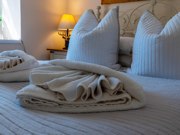 Bedroom 2, Hole House Farm, Cumbria
