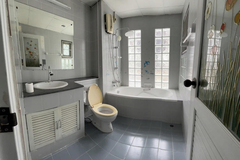 Bathroom 3, Sunshiny-BB Hostel near Punnavithi BTS station, Bang Na