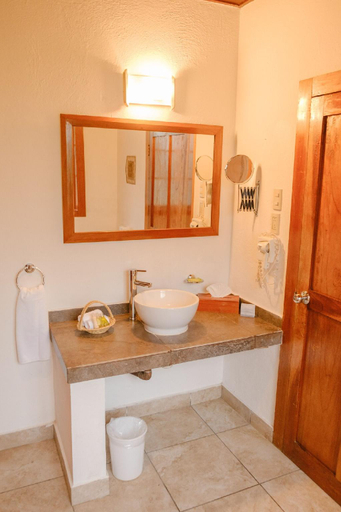 Bathroom 5, Hacienda Argovia Finca Resort, Tapachula