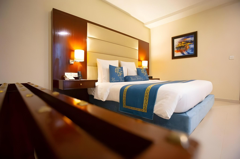 Bedroom 3, Nine Tree Luxury Hotel & Suites Lahore, Lahore